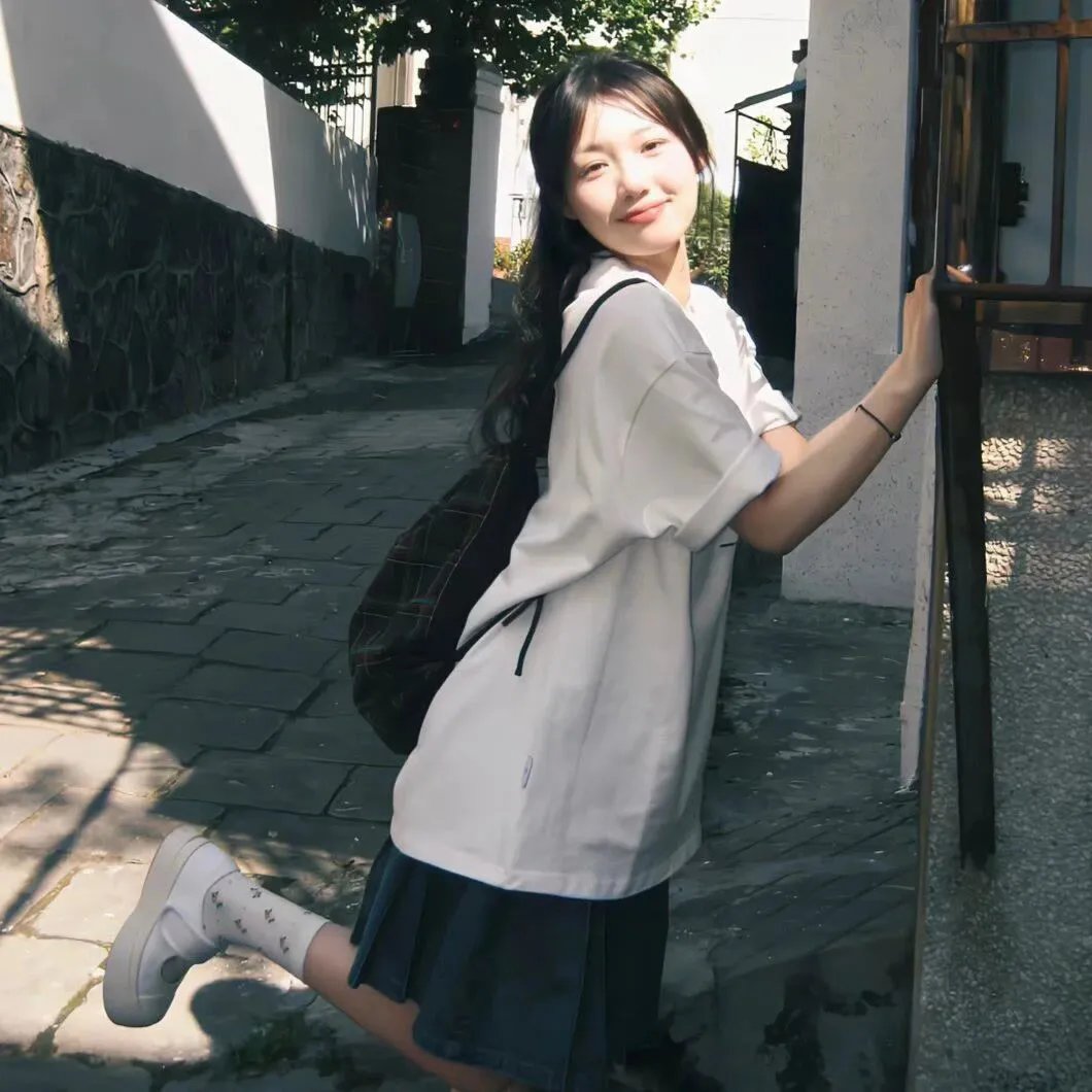 处处蓝天 海报
